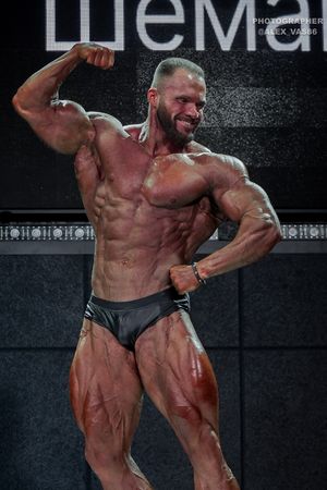 CLASSIC PHYSIQUE